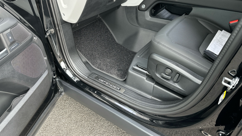 Land Rover Defender 3.0 D350 X-Dynamic SE 110 5dr Auto Diesel Estate